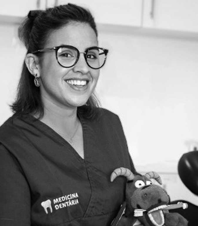 Dra. Mariana Costa
